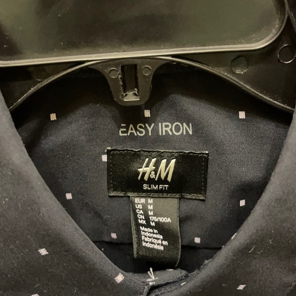 NWOT H&M Men’s Slim Fit Shirt Navy w/ white - Picture 2 of 4
